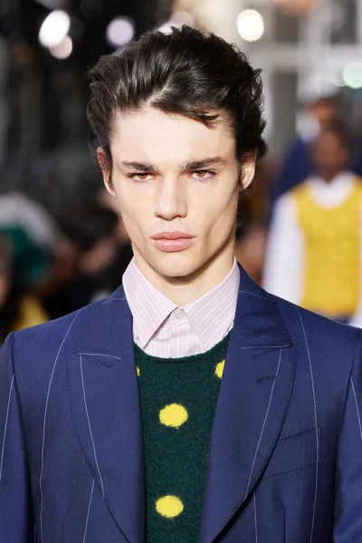 Look 57